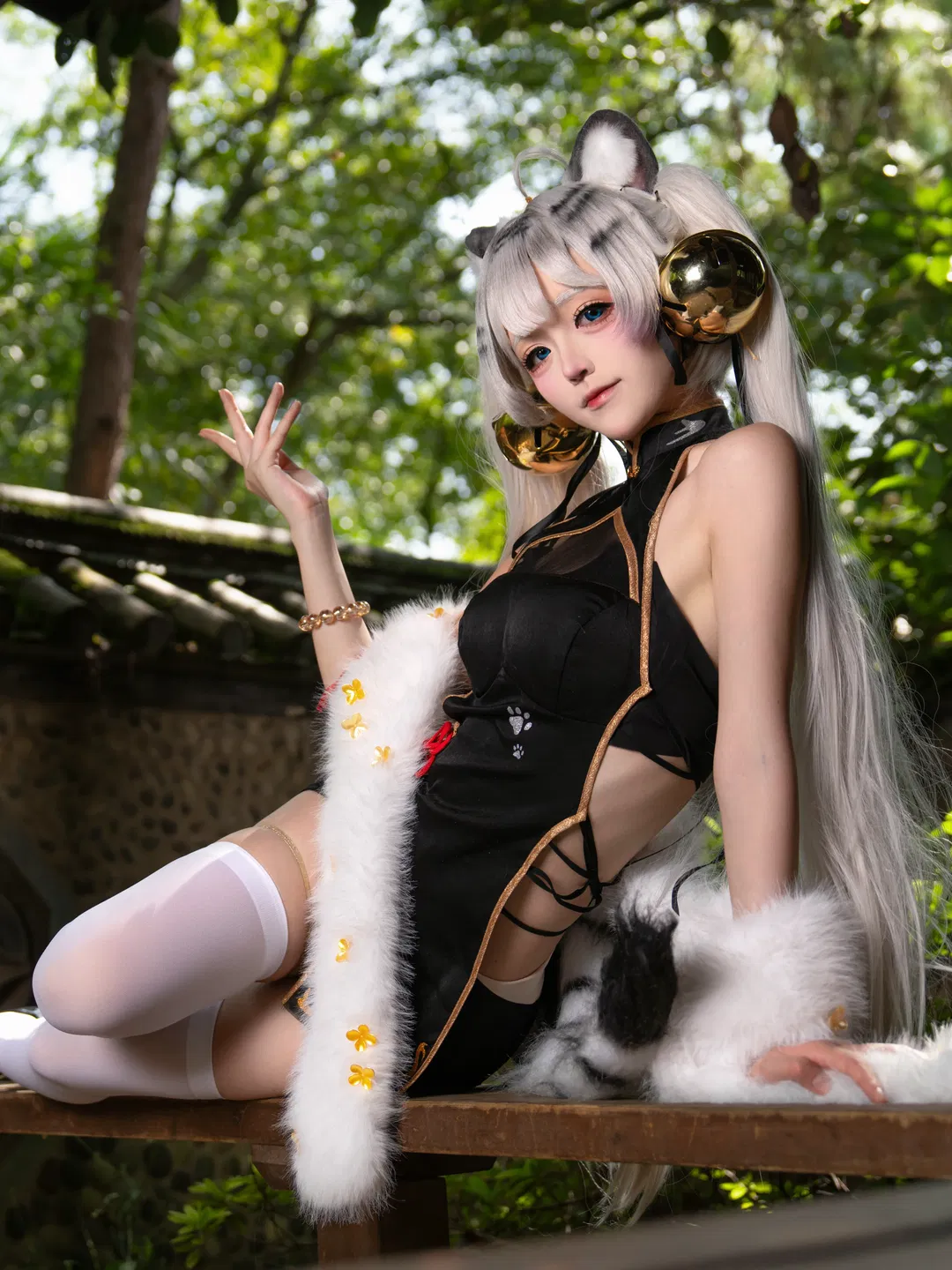 【白虎娘cos】園林外拍，小老虎的俏皮與輕熟 - 第 1 張