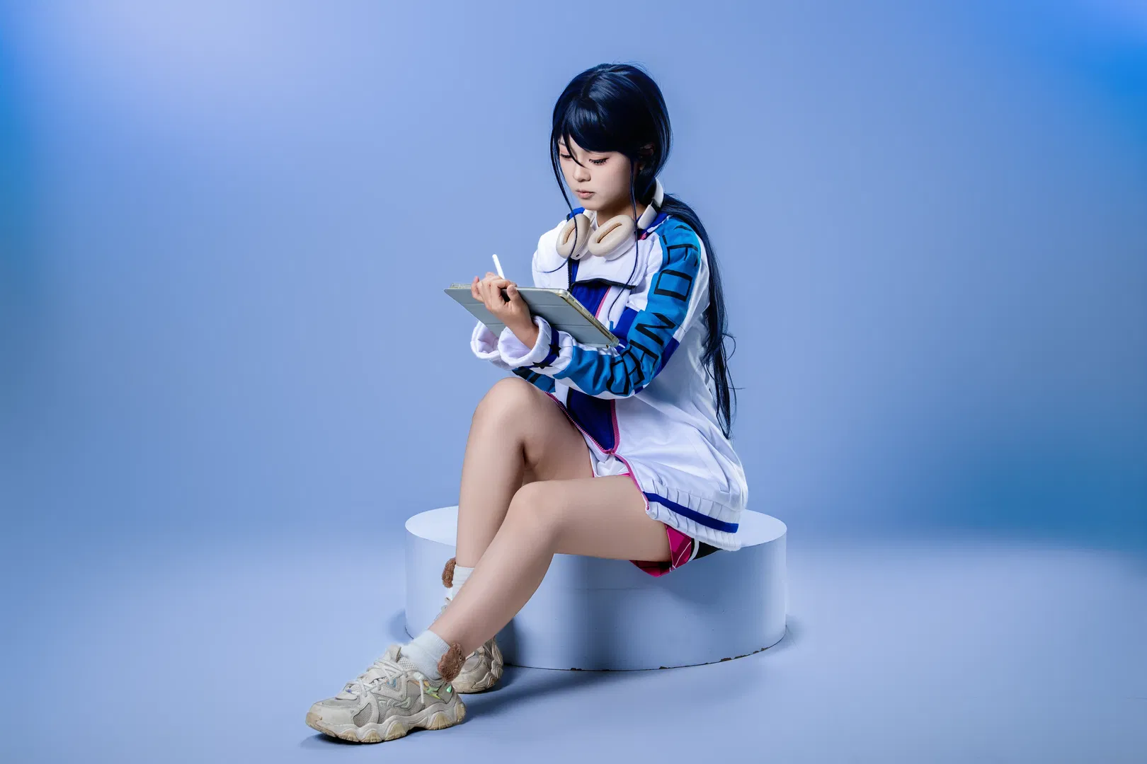 【星乃一歌cos】世界計劃藍白運動服影棚拍攝記錄 - 第 2 張