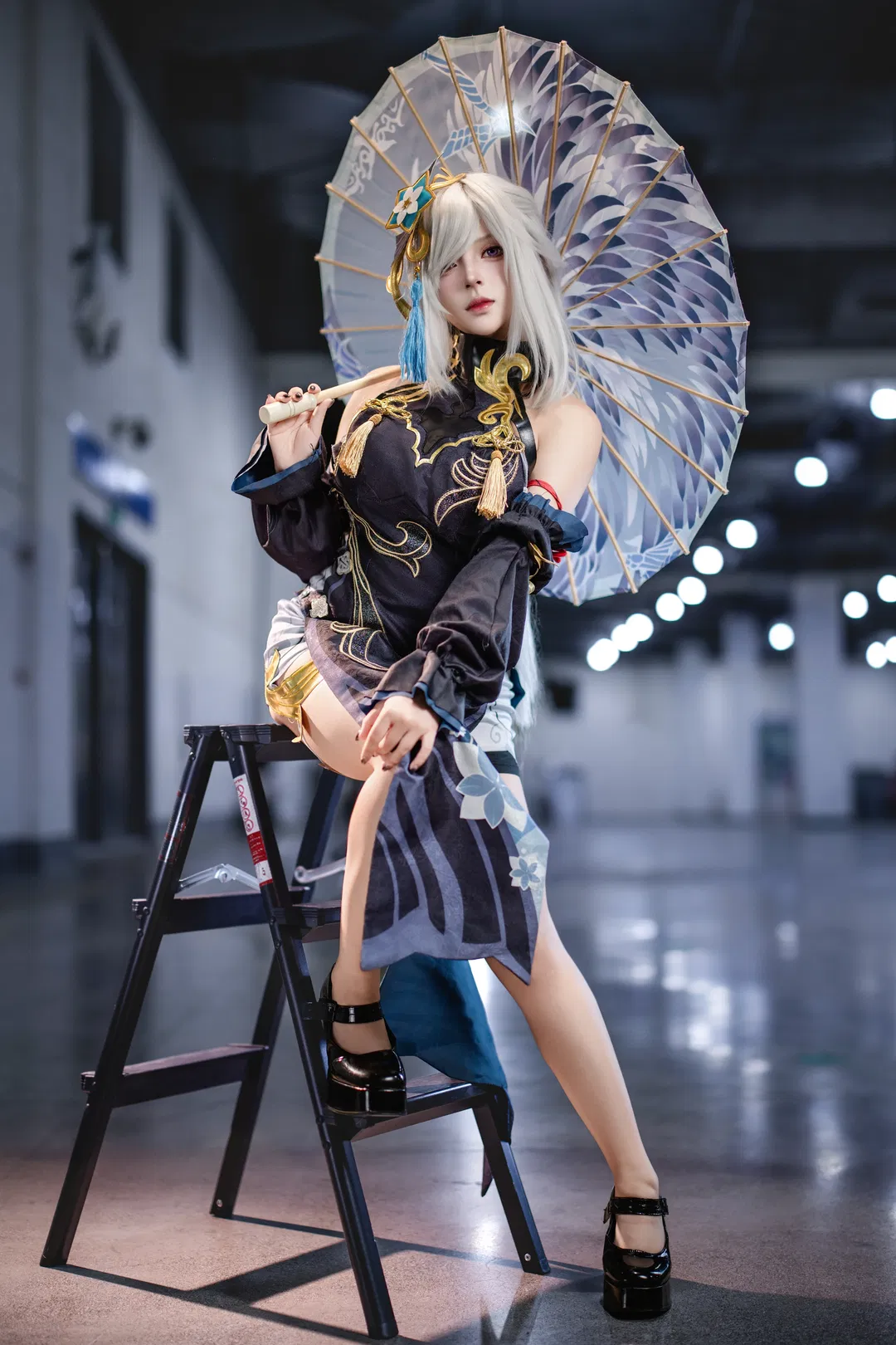 【申鹤cos】原神仙家弟子的黑金服饰与清冷气质 - 第 1 张