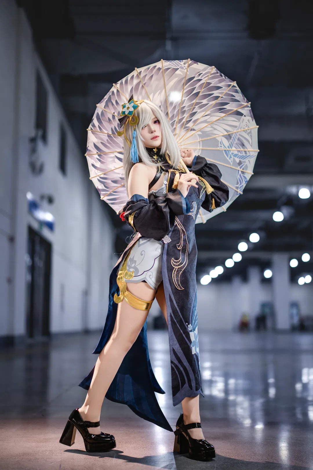【申鹤cos】原神仙家弟子的黑金服饰与清冷气质 - 第 3 张