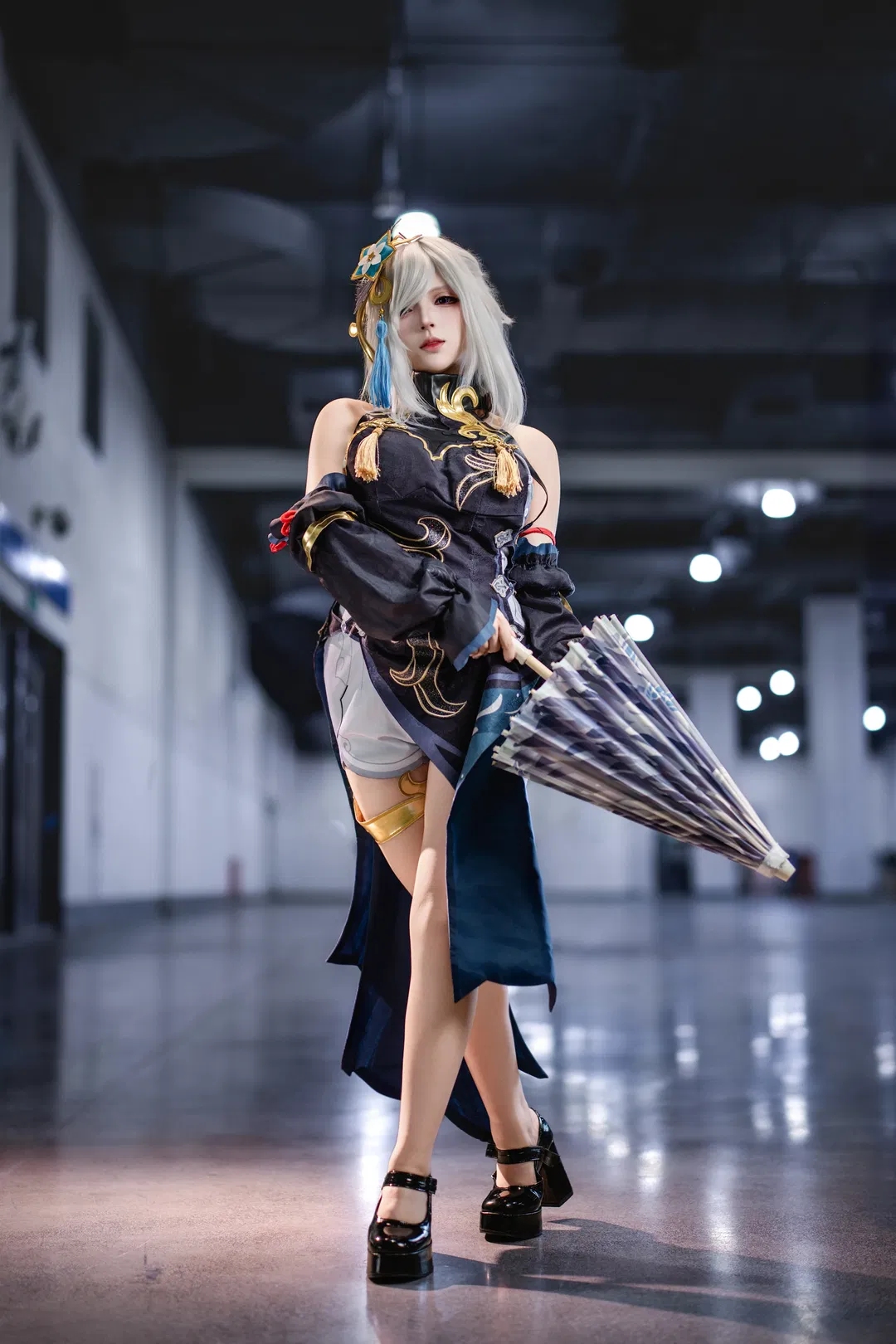 【申鹤cos】原神仙家弟子的黑金服饰与清冷气质 - 第 4 张