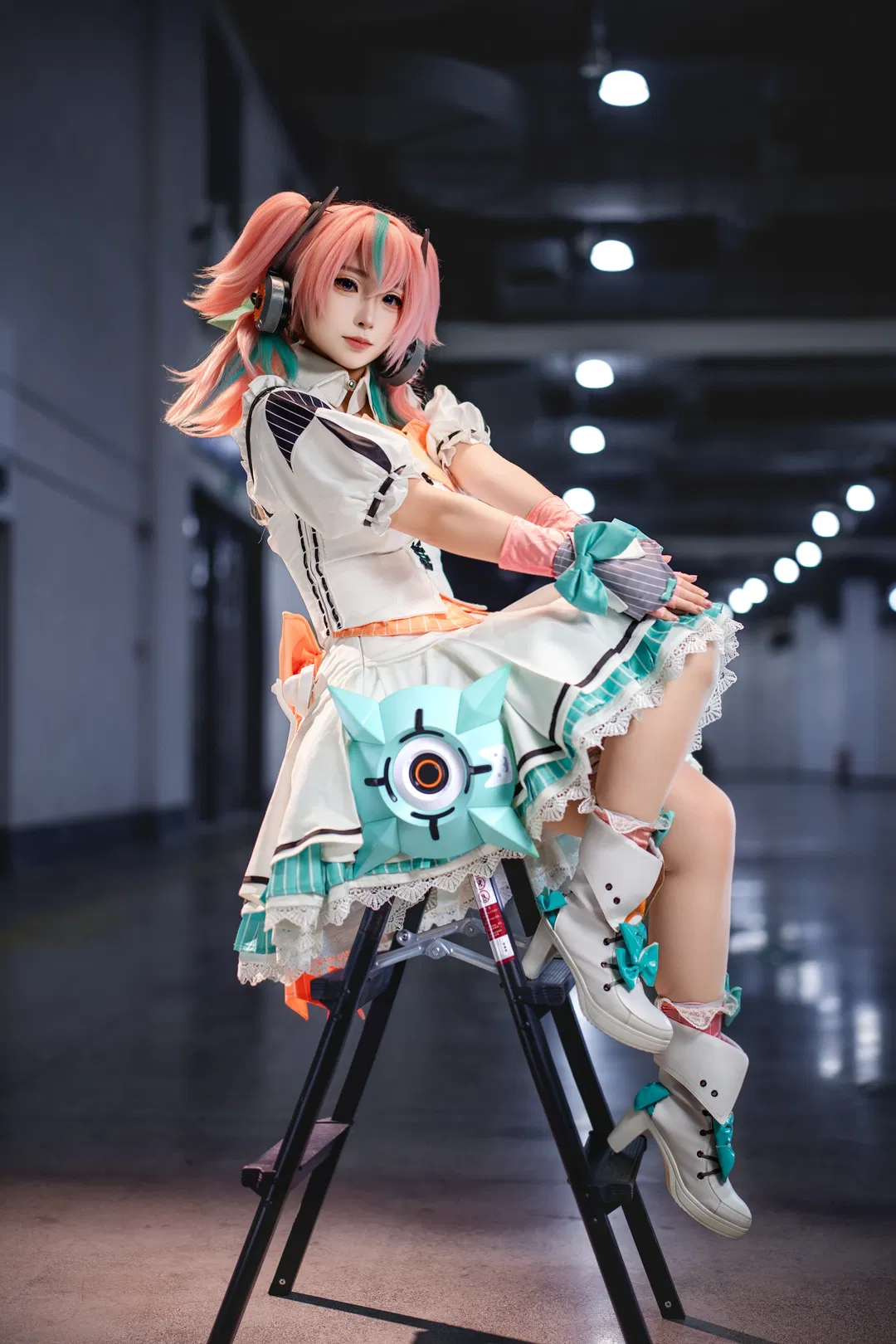 【爱芮cos】绝区零妄想天使门面担当的舞台张力 - 第 2 张