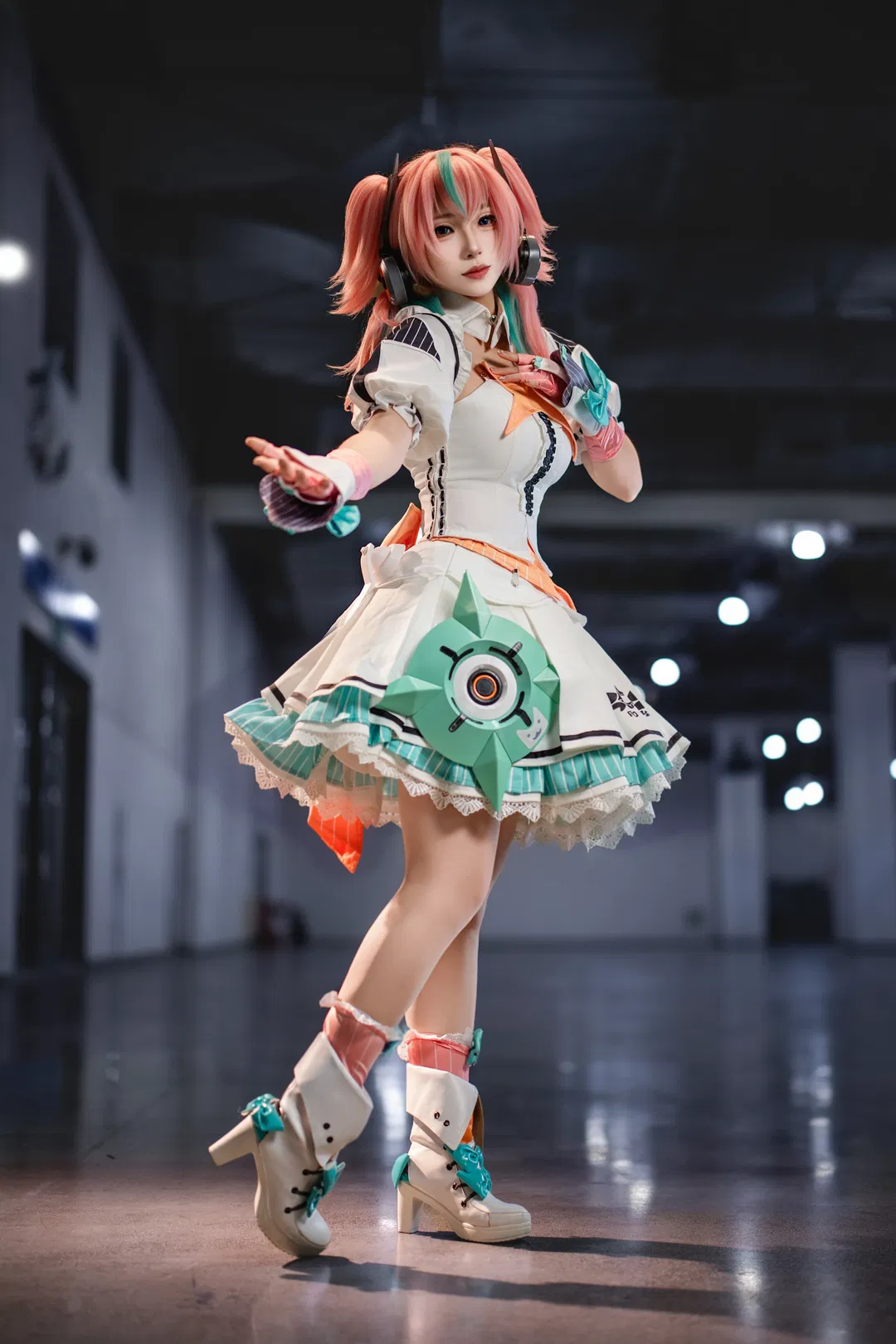 【爱芮cos】绝区零妄想天使门面担当的舞台张力 - 第 3 张