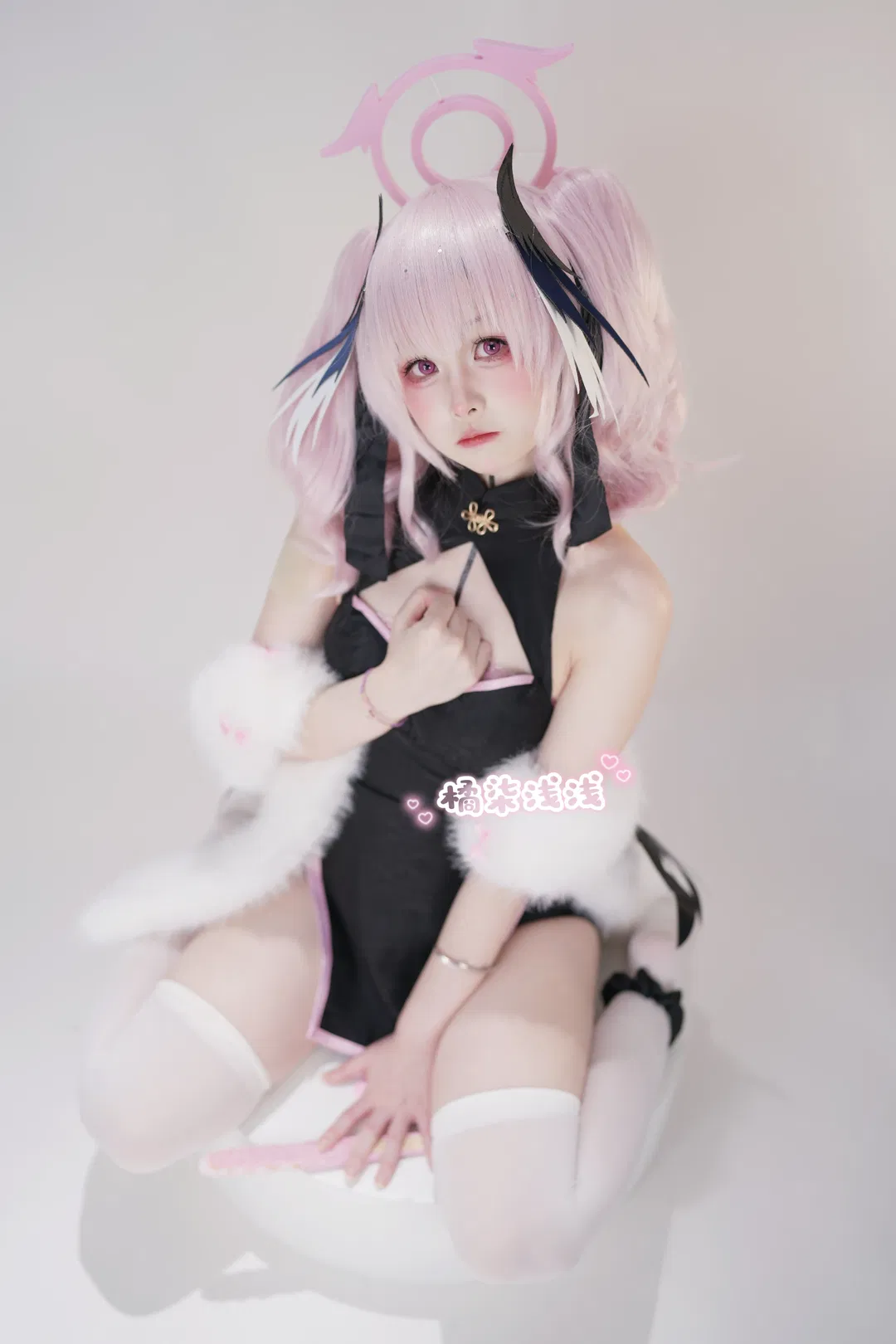 【下江小春cos】蔚蓝档案黑色旗袍与白丝的碰撞 - 第 3 张