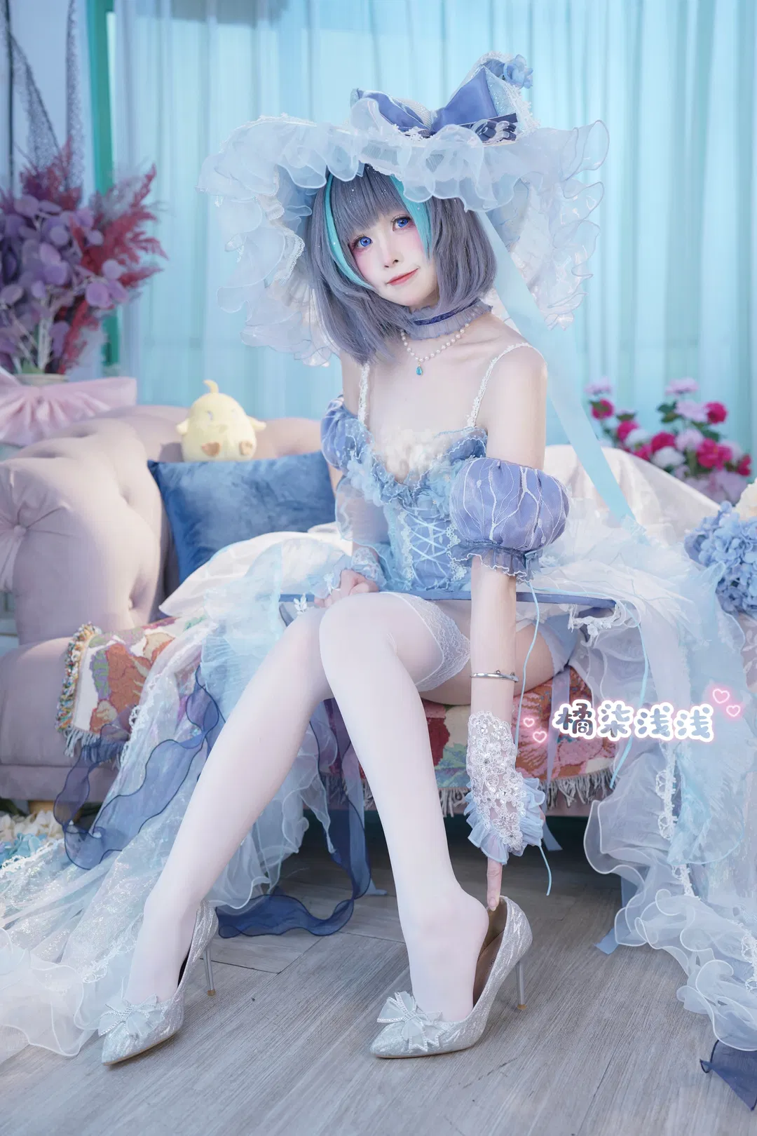 【柴郡cos】碧蓝航线柴郡的蓝白裙子与水晶鞋日常 - 第 1 张