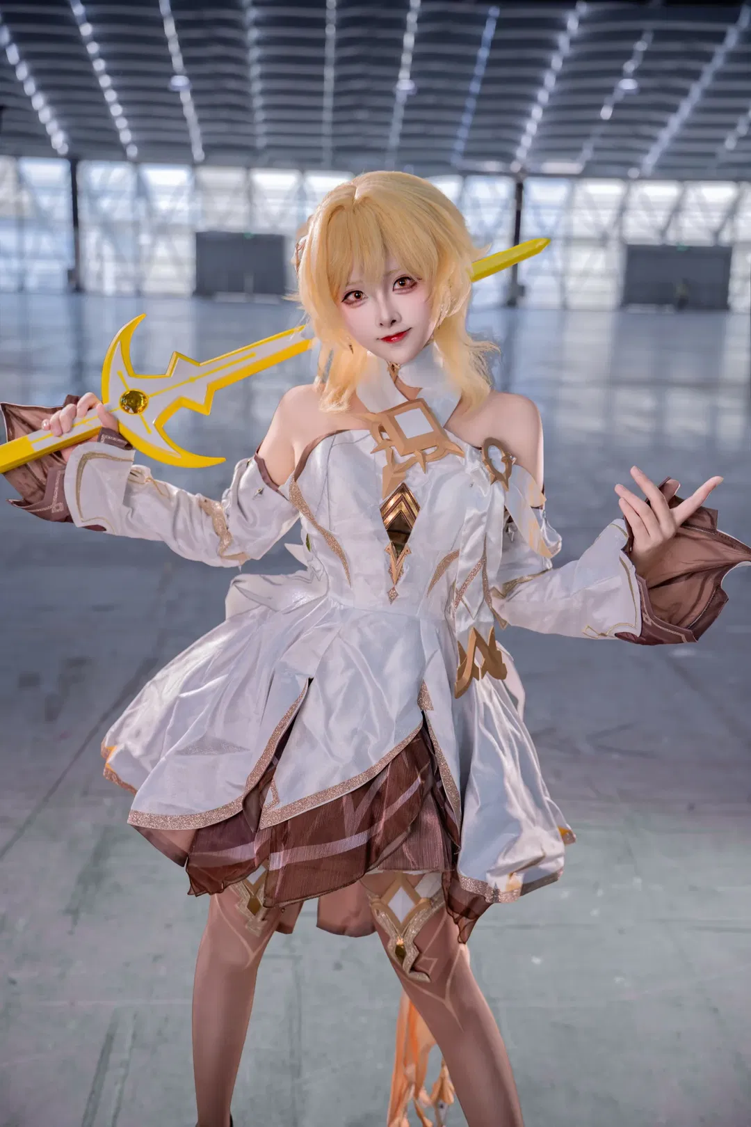 【熒cos】原神漫展返圖，手動甩飄帶真的很考驗臂力 - 第 6 張