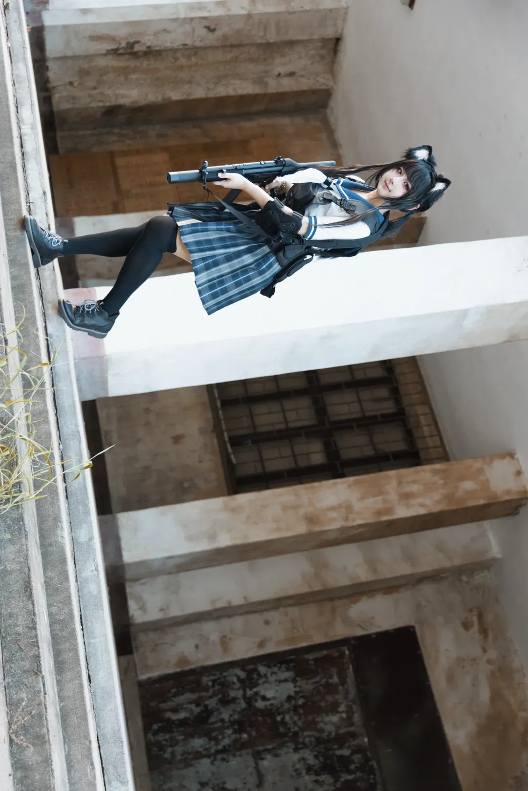废墟里的武装JK猫耳娘 自搭战术风写真 - 第 3 张