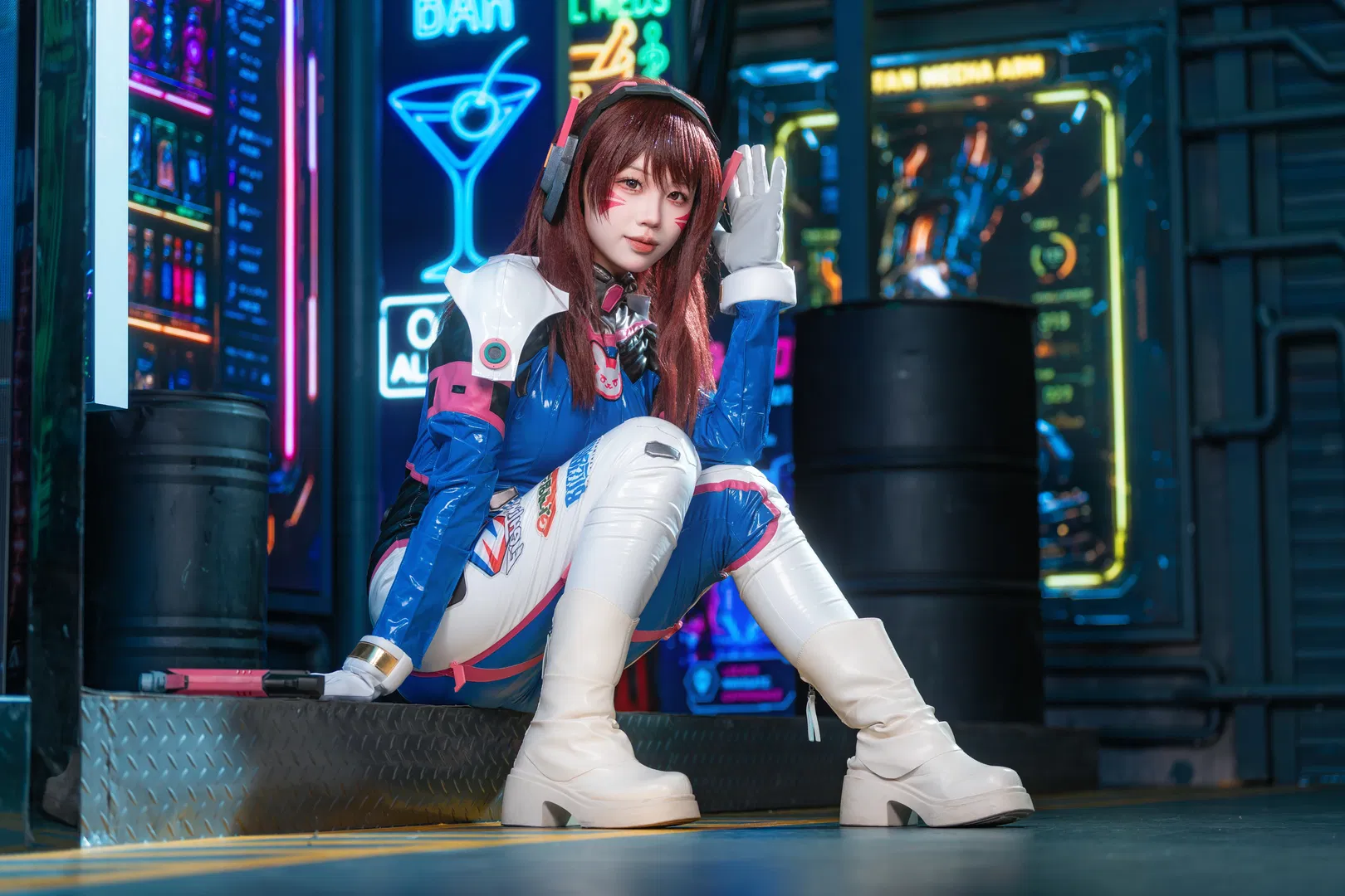 【D.Va cos】守望先锋霓虹赛博朋克，紧身战衣再现战场精灵 - 第 7 张