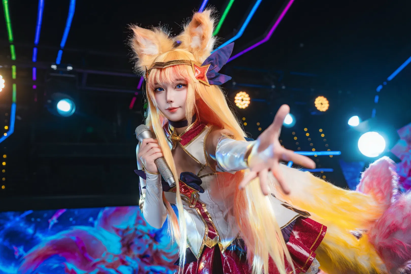 【阿狸cos】英雄联盟星之守护者偶像歌手舞台拍摄 - 第 3 张
