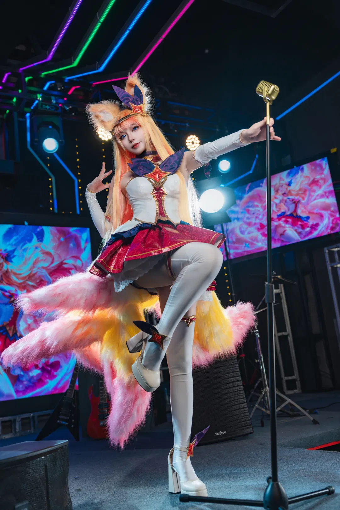 【阿狸cos】英雄联盟星之守护者偶像歌手舞台拍摄 - 第 9 张