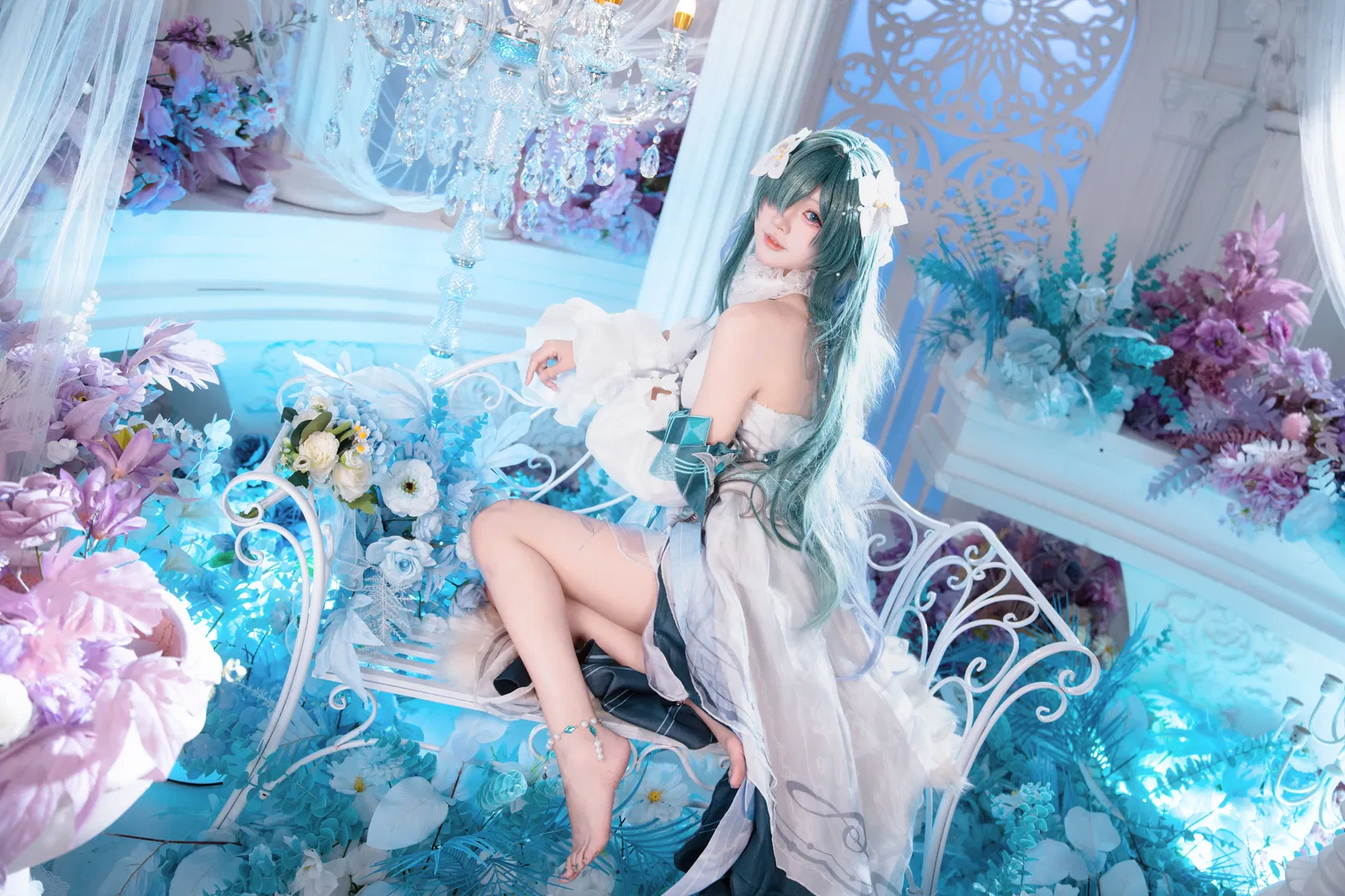 【沃雅妮莎cos】原神梦幻宫廷风，绿发白裙的灵动呈现 - 第 2 张