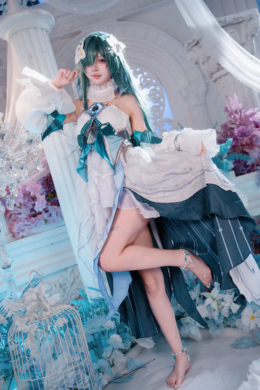 【沃雅妮莎cos】原神梦幻宫廷风，绿发白裙的灵动呈现 - 第 9 张