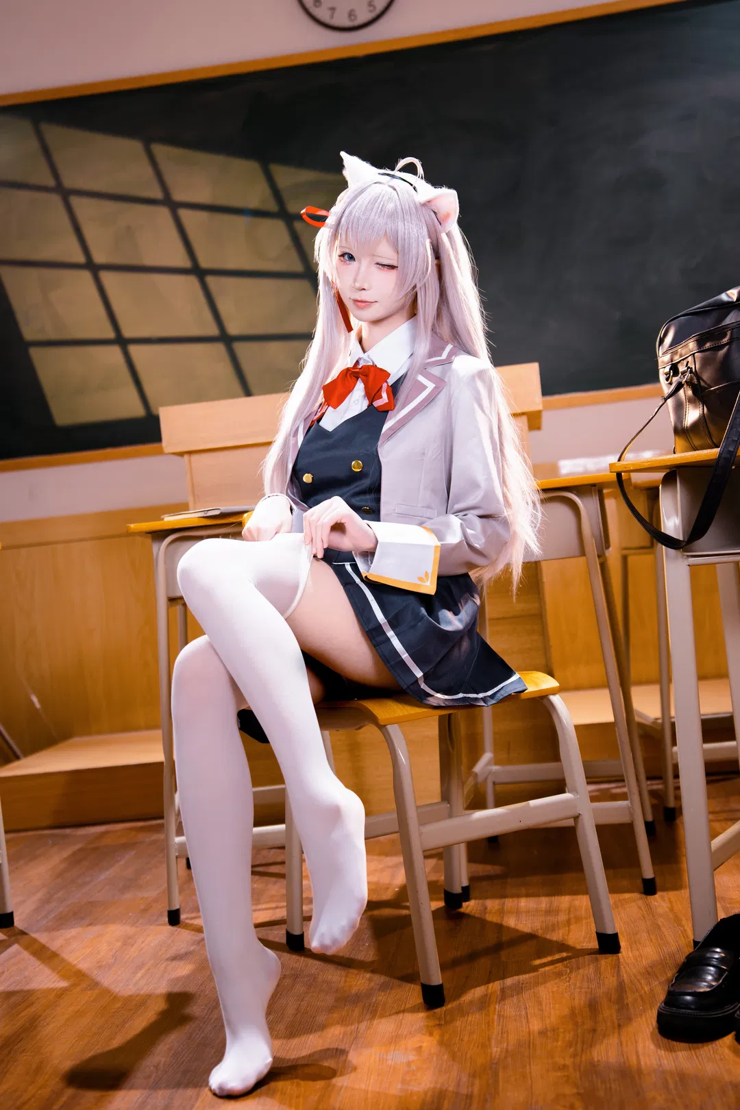 【艾莉同學cos】鄰座的艾莉同學，白絲JK教室寫真 - 第 2 張