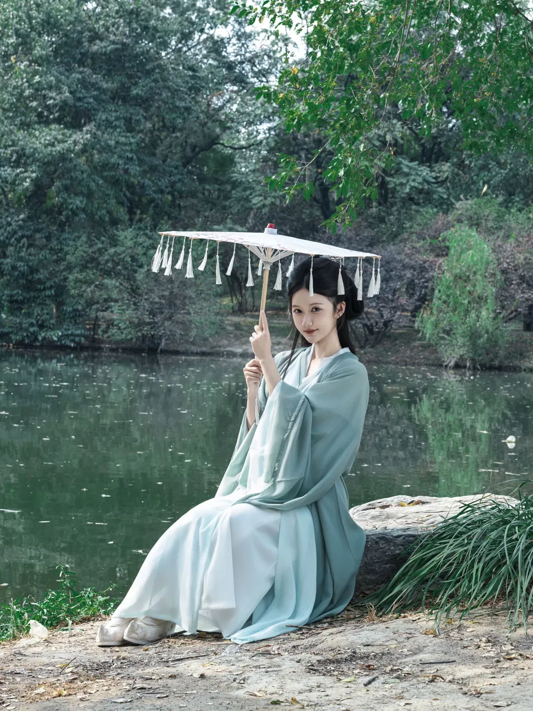 青衫执伞，定格山水间的魏晋清冷感 - 第 14 张