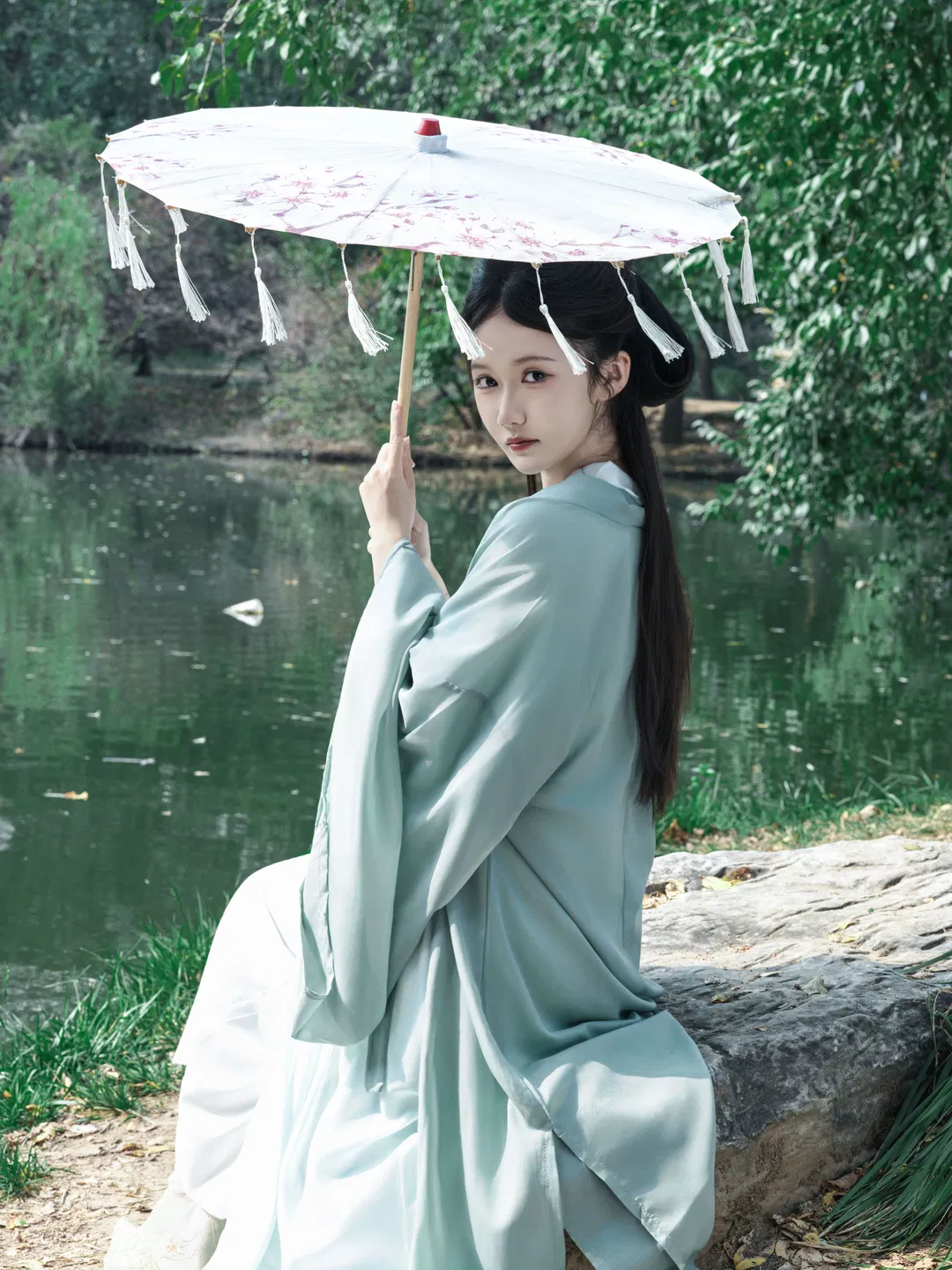 青衫执伞，定格山水间的魏晋清冷感 - 第 3 张