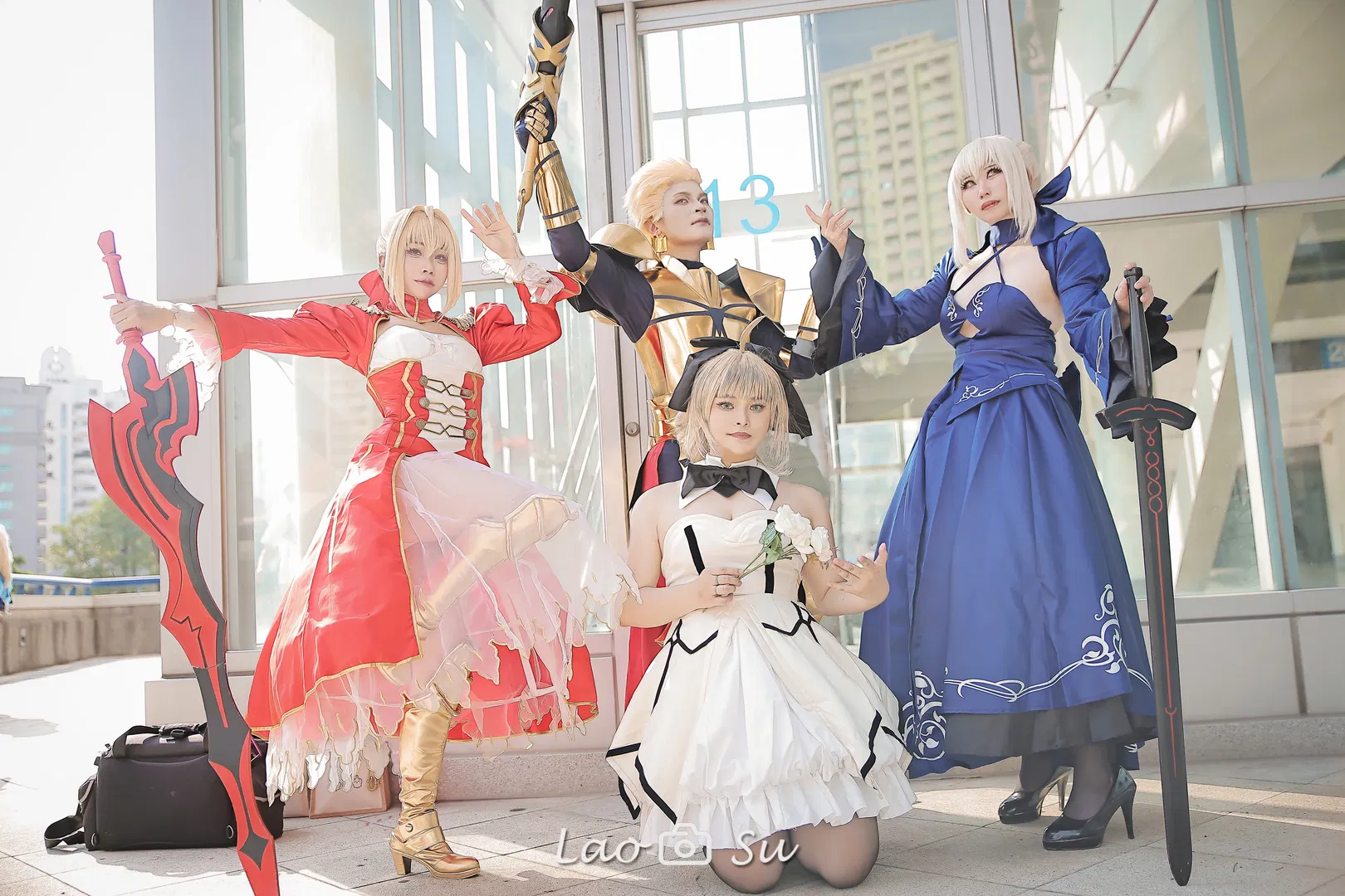 【尼禄·克劳狄乌斯cos】Fate/Grand Order临时合体，拍完正片的吉尔伽美什被阿尔托莉雅们围攻 - 第 1 张