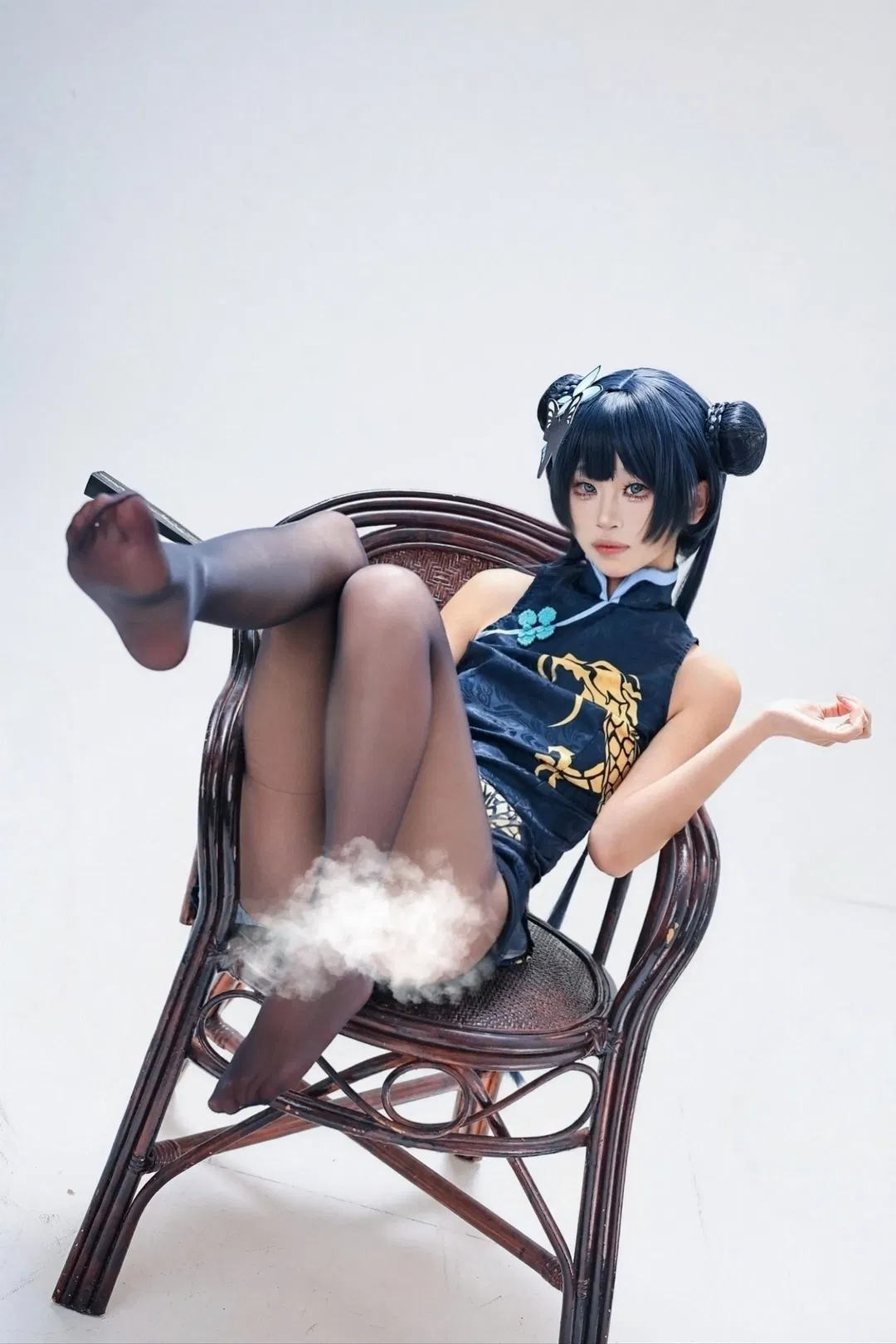 【妃咲cos】原皮动作参考，黑丝与国风旗袍的适配度 - 第 3 张