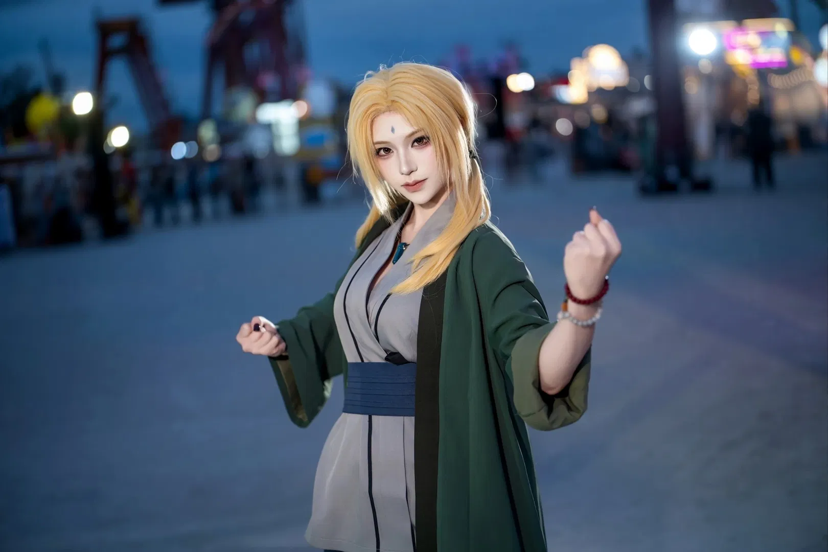 【纲手cos】火影忍者手游纲手常服REDLAND夜景记录 - 第 2 张