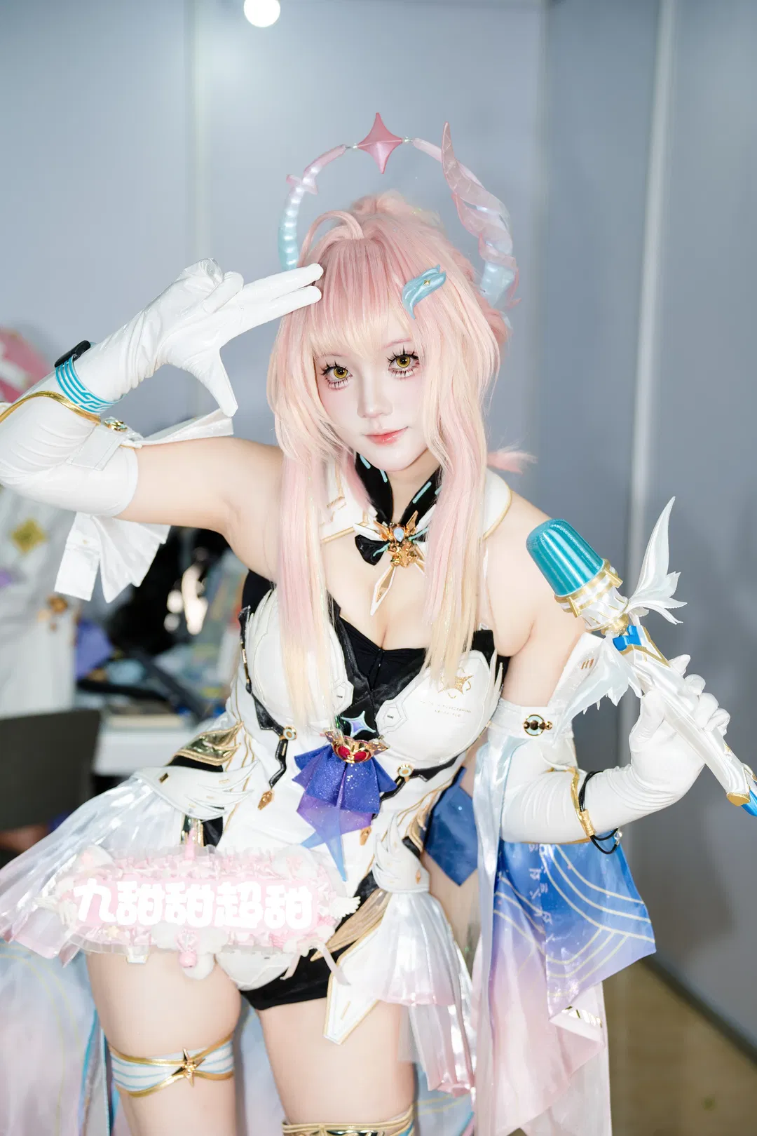 粉发精灵与魔法少女的展会随拍记录 - 第 1 张